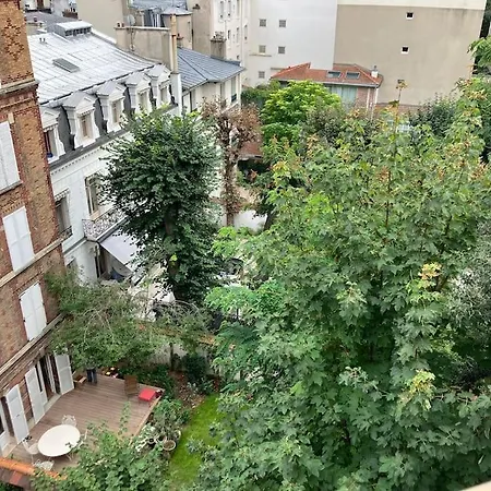 Apartment Eiffel Tower View - Balcony - Trocadero